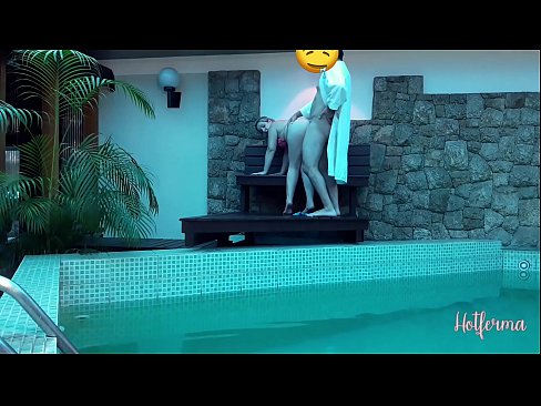 ❤️ Boss neskamea igerilekura gonbidatzen du, baina ezin izan dio beroari eutsi ❌ Errusiar porno %eu.shufflesex.ruan ☑