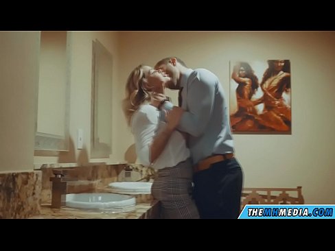 ❤️ Ilehoria busti batek komun publiko batean seduzitzen zaituenean ❌ Errusiar porno %eu.shufflesex.ruan ☑